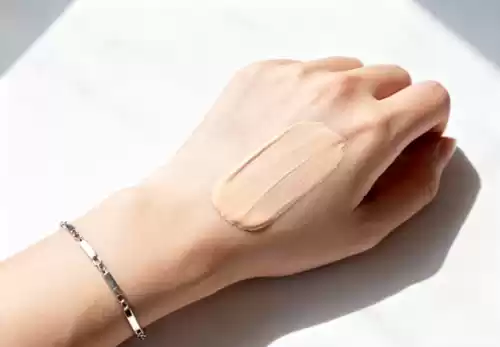 10大防曬粉底推薦排行榜｜真人實測評比+選購全攻略